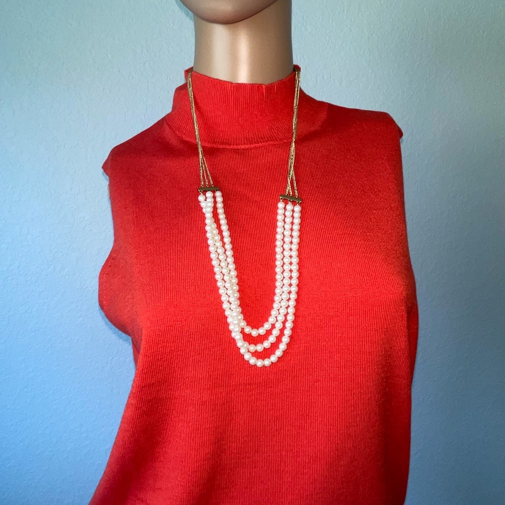 White House Black Market Pearl Necklace 14” Long.